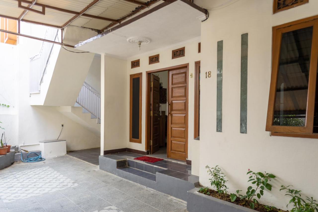 Zenrra House Hotell Bandung Exteriör bild