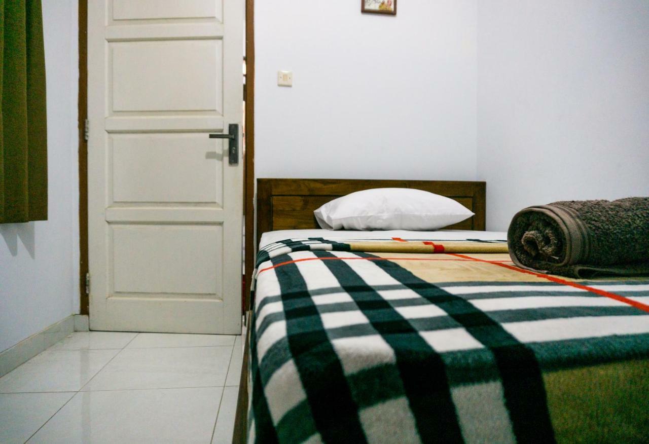 Zenrra House Hotell Bandung Exteriör bild