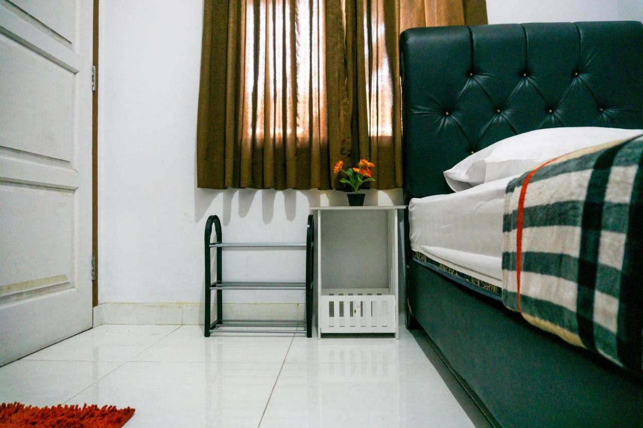 Zenrra House Hotell Bandung Exteriör bild