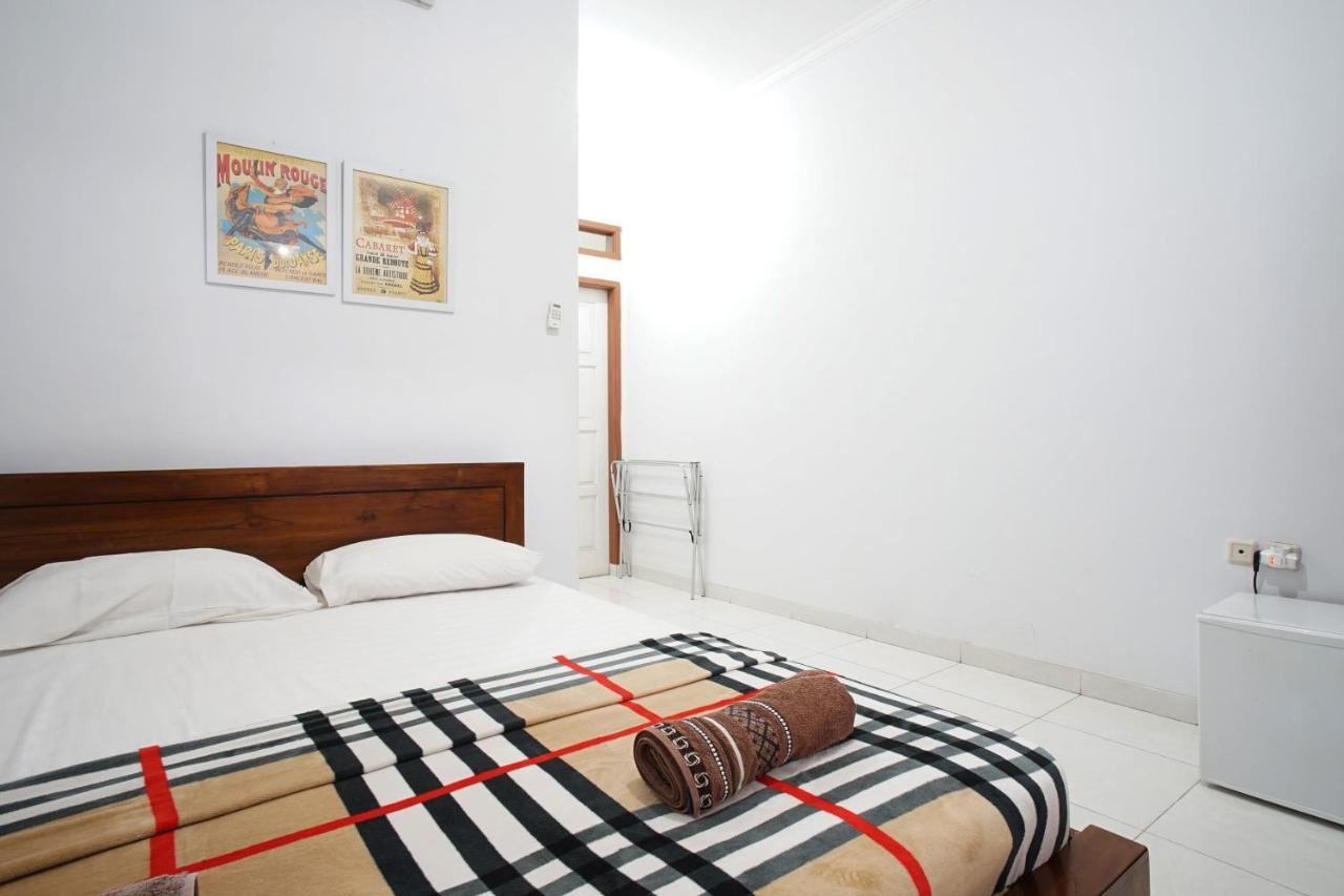 Zenrra House Hotell Bandung Exteriör bild